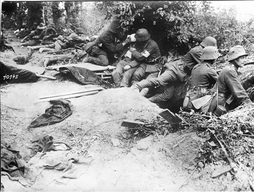 War 1914-1918. Montdidier/Noyon. First aid on the front line. - ICRC ...